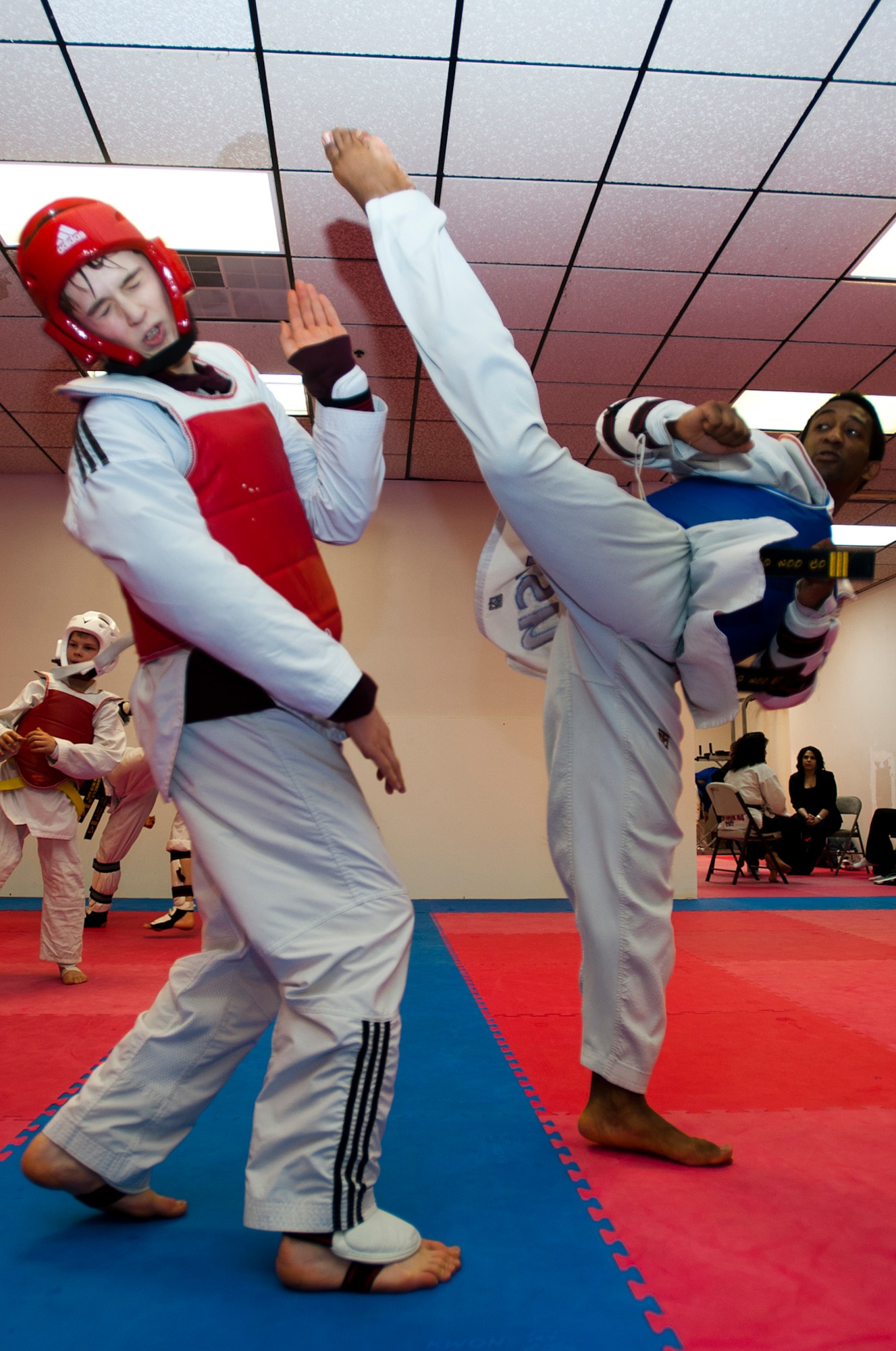 Tech. Sgt. Quinton Beach trains during a Taekwondo Elite USA class in Anchorage, March 7, 2014. Beach is a member of the United States Air Force Olympic Taekwondo team. (U.S. Air Force photo/Staff Sgt. Robert Barnett)
