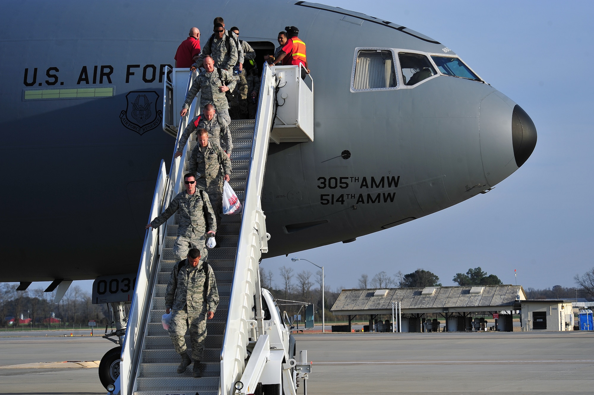 Airmen from the 4th Aircraft Maintenance Squadron return from Nellis Air Force Base, Nev., March 15, 2014, at Seymour Johnson Air Force Base, N.C. More than 200 Airmen returned home after participating in Red Flag 14-2. (U.S. Air Force photo/Airman 1st Class Shawna L. Keyes)  