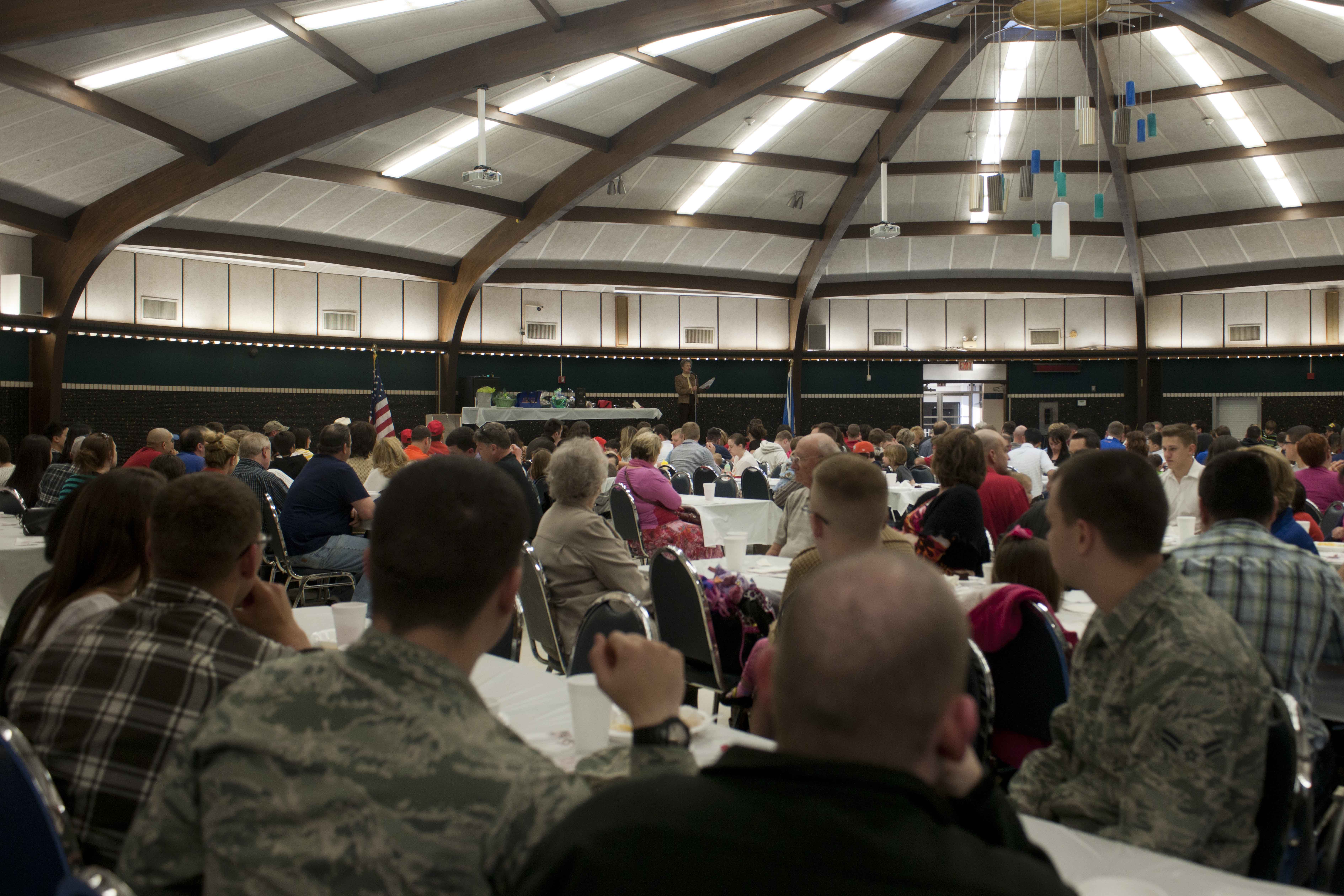 Committee of 100 Airmen and families to Altus > Altus Air