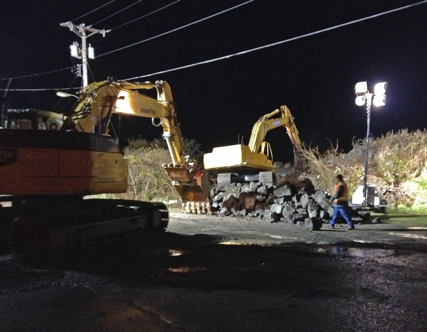The U.S. Army Corps of Engineers, Seattle District, has sent a team to work with the Quinault Indian Tribe with flood protection measures before a storm hits overnight and coincides with high tide Saturday morning.  They are assisting the Quinault Indian Nation at Taholah, Wash., with repair of a 500-foot section of seawall to protect homes and infrastructure from potential flooding before this weekend’s high tide.  

