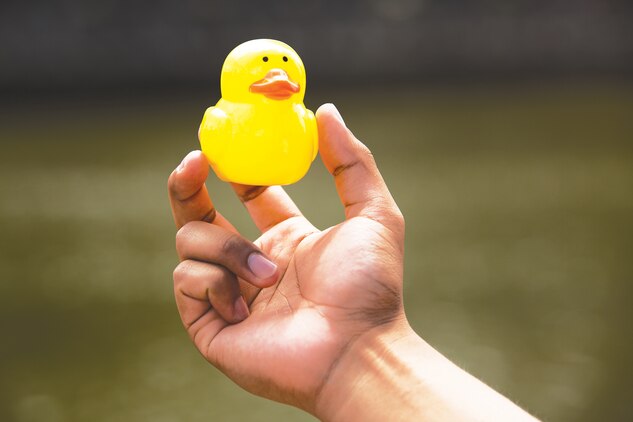 The duck drops here: Marines volunteer at 27th Annual Great Hawaiian