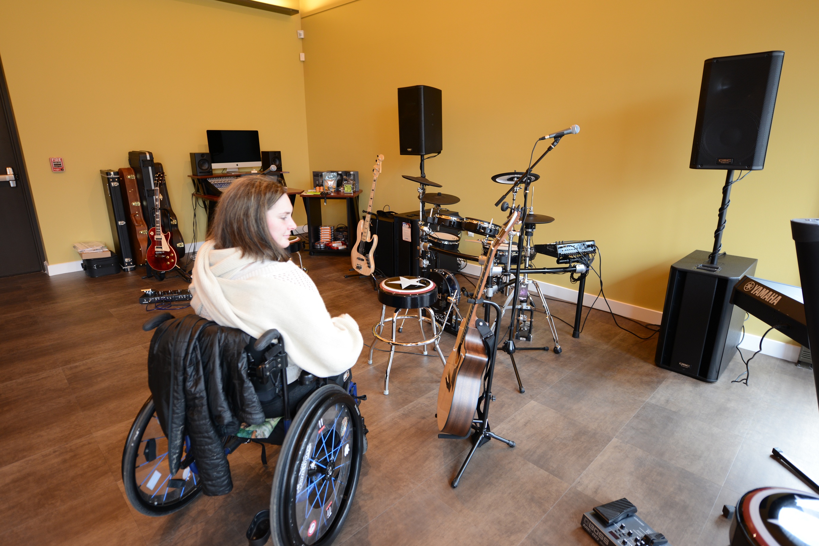 Marine Corps Cpl. Rebecca Fletcher tours the new USO Warrior and Family