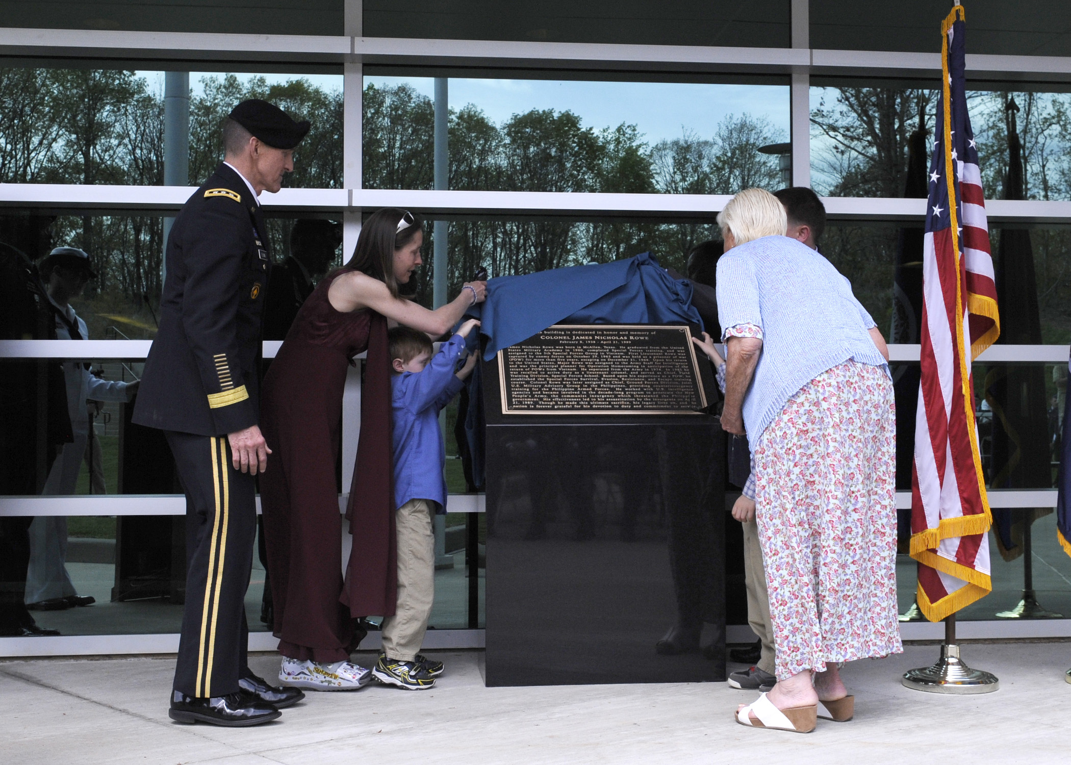 Dia Dedicates Facility To An American Patriot Defense Intelligence Agency Article View
