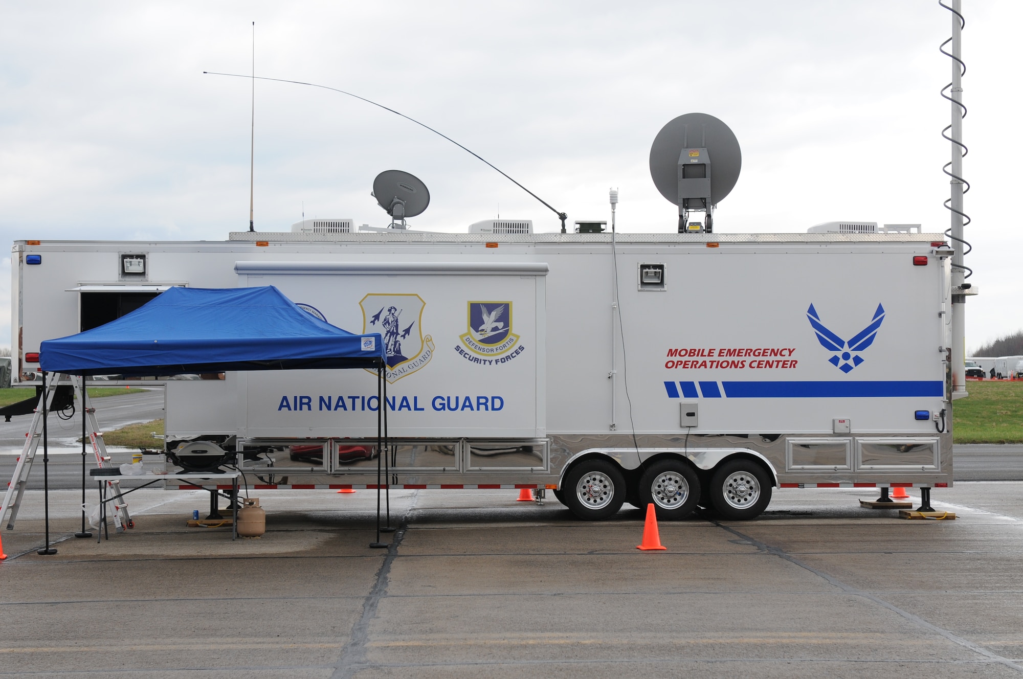 The 174th Attack Wing FEMA Region II Mobile Emergency Operations Center deployed at the New York State Preparedness Training Center in support of New York National Guard Homeland Response Force training in Oriskany, NY. (New York Air National Guard Photo by Senior Airman Duane Morgan)