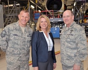 SMSgt. Patrick Connor, 439th Maintenance Squadron Flight Supervisor,
Secretary of the Air Force Deborah Lee James and Air Force Reserve Commander
and Chief Lt. Gen. James Jackson take a moment to pose for the camera at the
conclusion of a visit to Westover May 2. (U.S. Air Force photo/SSgt. Kelly Goonan)