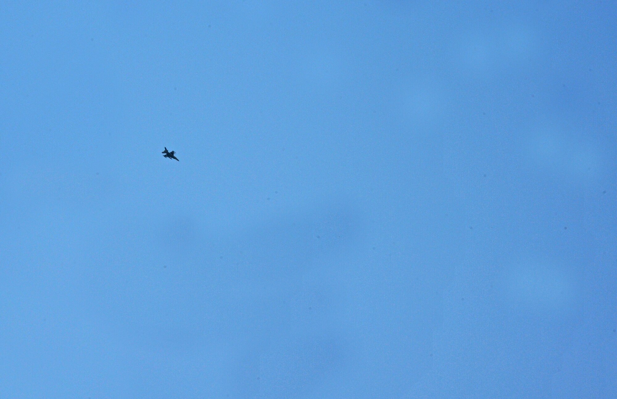An F-16 Fighting Falcon from the 36th Fighter Squadron descends for landing during Operational Readiness Exercise Beverly Bulldog 14-02 at Osan Air Base, Republic of Korea, May 6, 2014. Both F-16s and A-10 Thunderbolt II’s fly training sorties during OREs to help pilots hone their skills. (U.S. Air Force photo/Airman 1st Class Ashley J. Thum)
