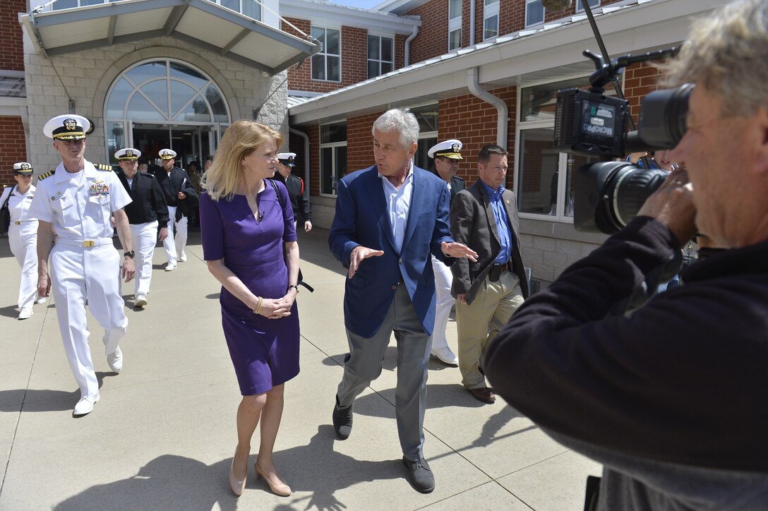Defense Secretary Chuck Hagel talks with Martha Raddatz, ABC News chief global affairs correspondent, as he visits recruits and staff at Naval Station Great Lakes near Waukegan, Ill., May 6, 2014.