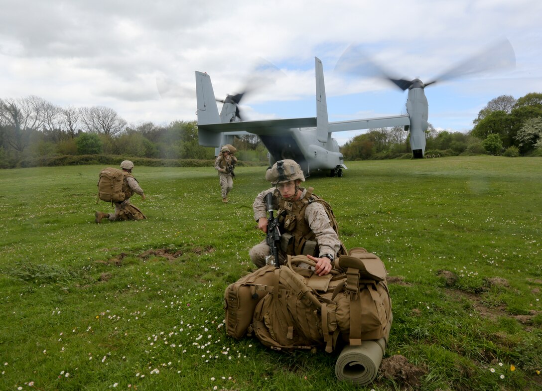U.S. Marines of Special-Purpose Marine Air-Ground Task Force Crisis Response insert via MV-22B tiltrotor Osprey to Asturias, Spain, April 28, 2014. The Marines spent several days training with the Spanish Army Light Infantry Battalion. (U.S. Marine Corps photo by Lance Cpl. Alexander Hill/Released)
