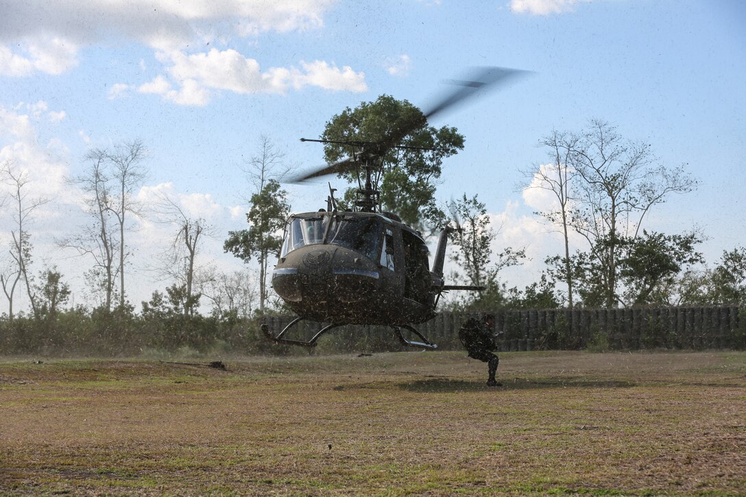 Philippine and U.S service members execute air assault training during Balikatan 2014 at Fort Magsaysay, Philippines, May 5, 2014. Philippine soldiers of Charlie Company, 20th Infantry Battalion, bound forward in squad elements to engage pop-up targets. This year marks the 30th iteration of the exercise, which is an annual Republic of the Philippines-U.S. military bilateral training exercise and humanitarian civic assistance engagement. 