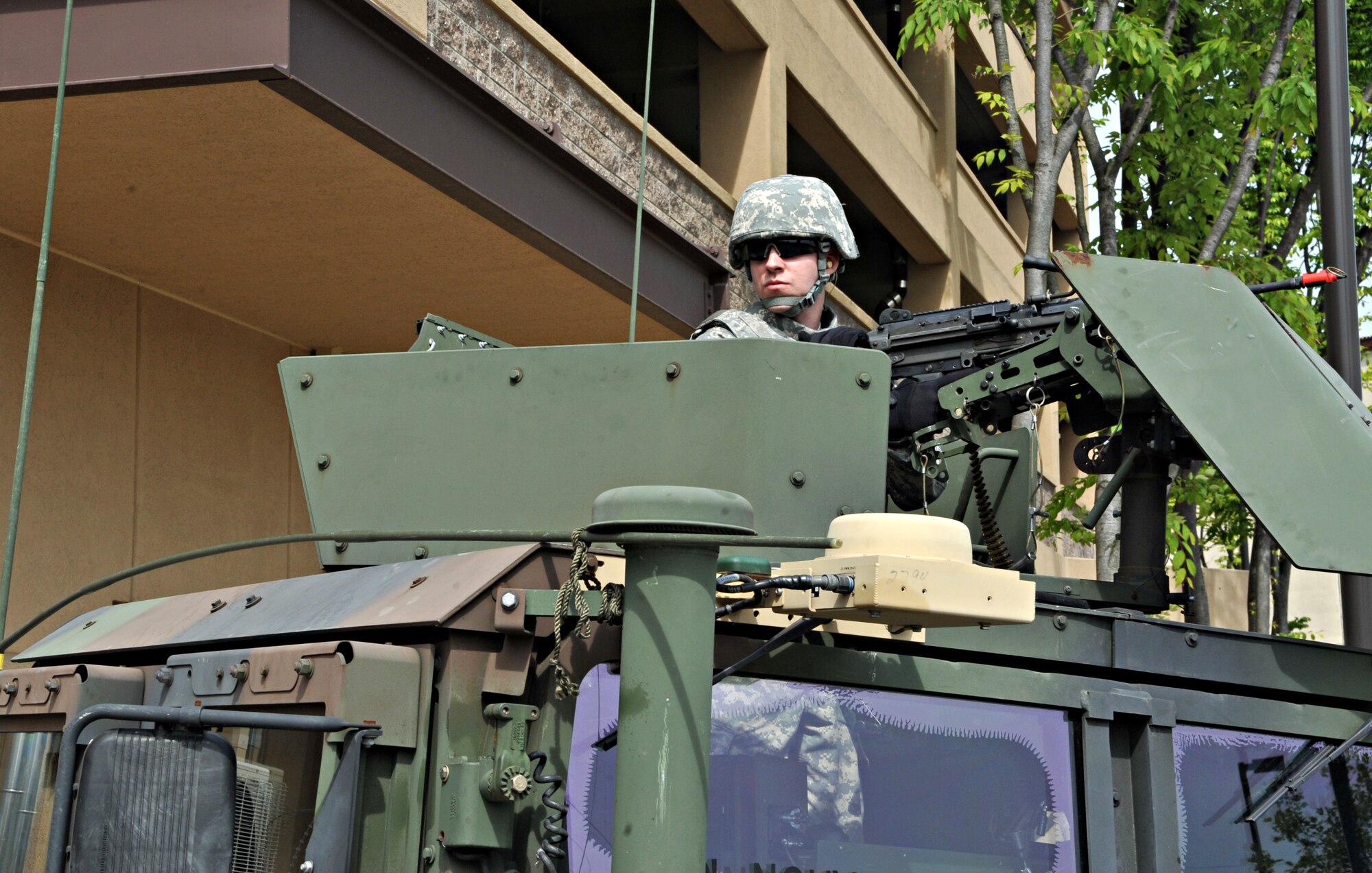 A U.S. Army Soldier “checks his six” while participating in an opposition forces scenario during Operational Readiness Exercise Beverly Bulldog 14-02 at Osan Air Base, Republic of Korea, May 7, 2014. Osan participates in several 51st Fighter Wing-specific and peninsula-wide OREs, like BB 14-02, every year. (U.S. Air Force photo/Airman 1st Class Ashley J. Thum) 