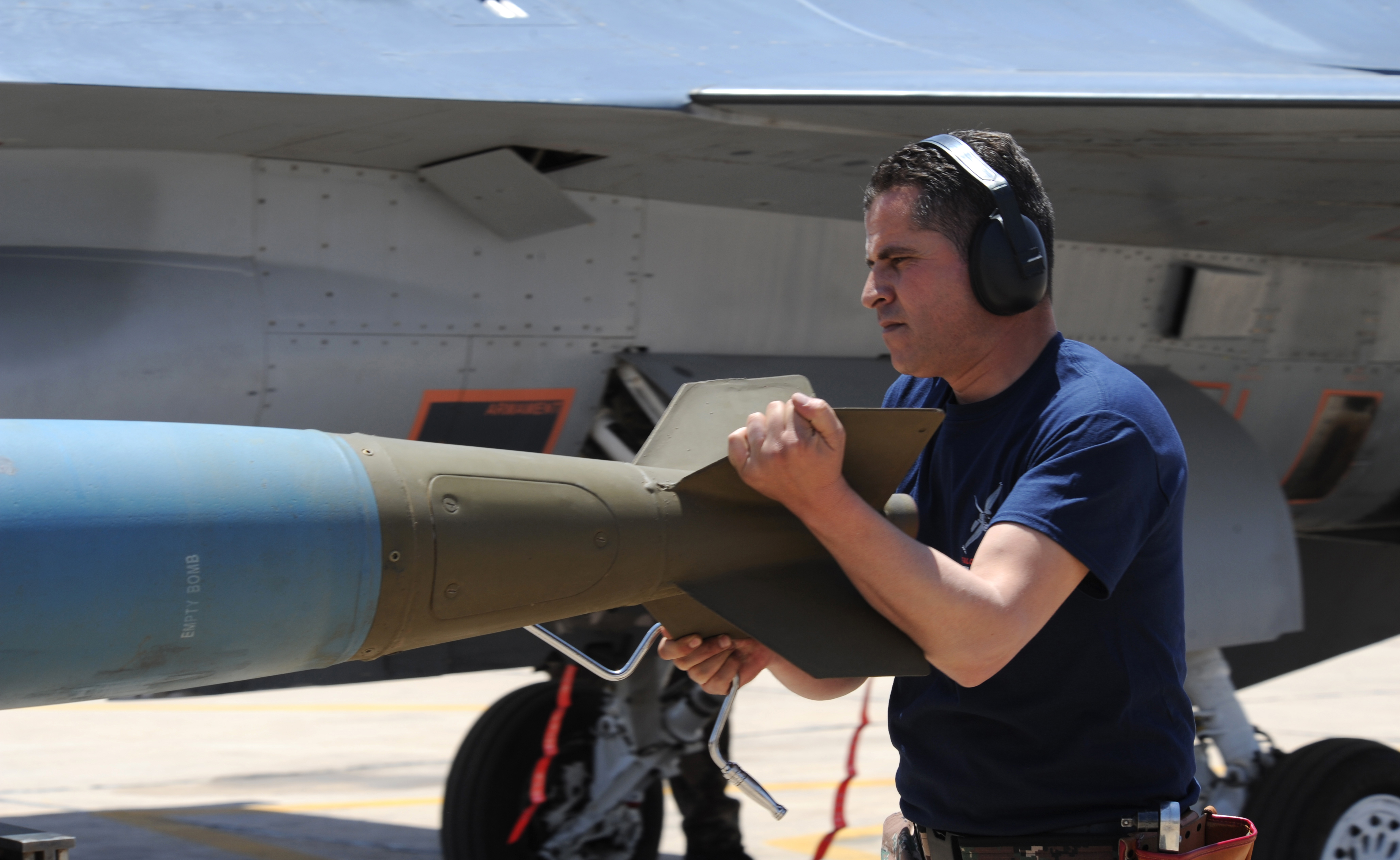 Us Jordanian Weapons Teams Face Off In Loading Competition