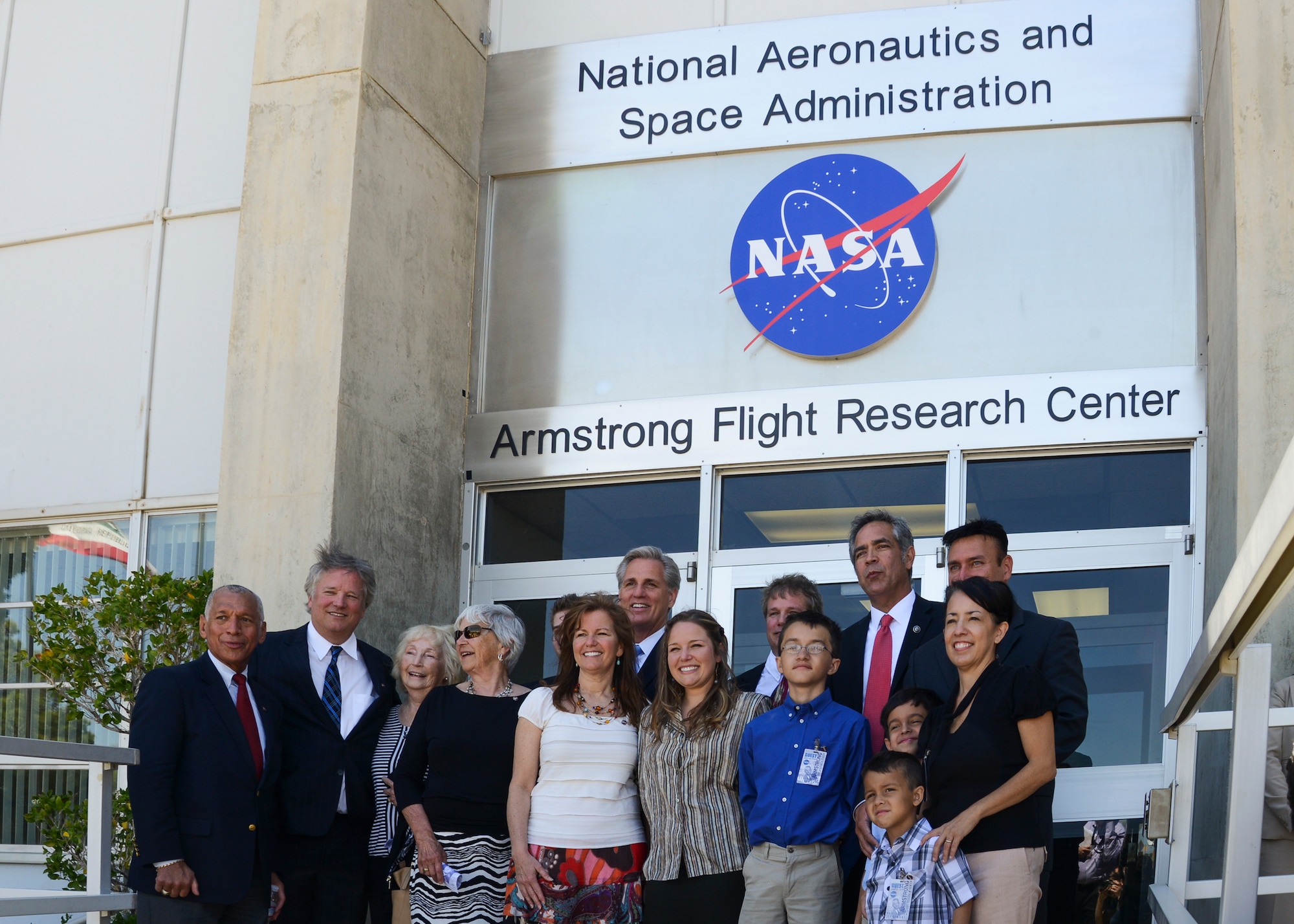 NASA celebrates new name for Flight Research Center >Edwards Air Force Base >News » style= »clear:both; float:right; padding:10px 0px 10px 10px; border:0px; max-width: 305px; »> Boutique Maillot Manchester City BERNARDO SILVA 2018/2019 Domicile ParisMaillot officiel Manchester .. Qu’est-ce qu’il y a dans la Boutique Manchester City ? Que ce soit pour vous habiller aux couleurs des Citizens les jours de match ou bien pour vos entraînements de foot, vous pourrez choisir parmi les différents maillots de foot Manchester City disponibles dans nos magasins ou en ligne : domicile, extérieur, troisième maillot. Frais de port offerts, pour 79€, livraison :15-25 jours ouvrables! • Réplique – conçue pour le supporter de tous les jours. Vous recevez les marchandises dans les 4 à 6 jours ouvrables à compter de la commande. Pour passer commande aux autres boutiques, <a href=