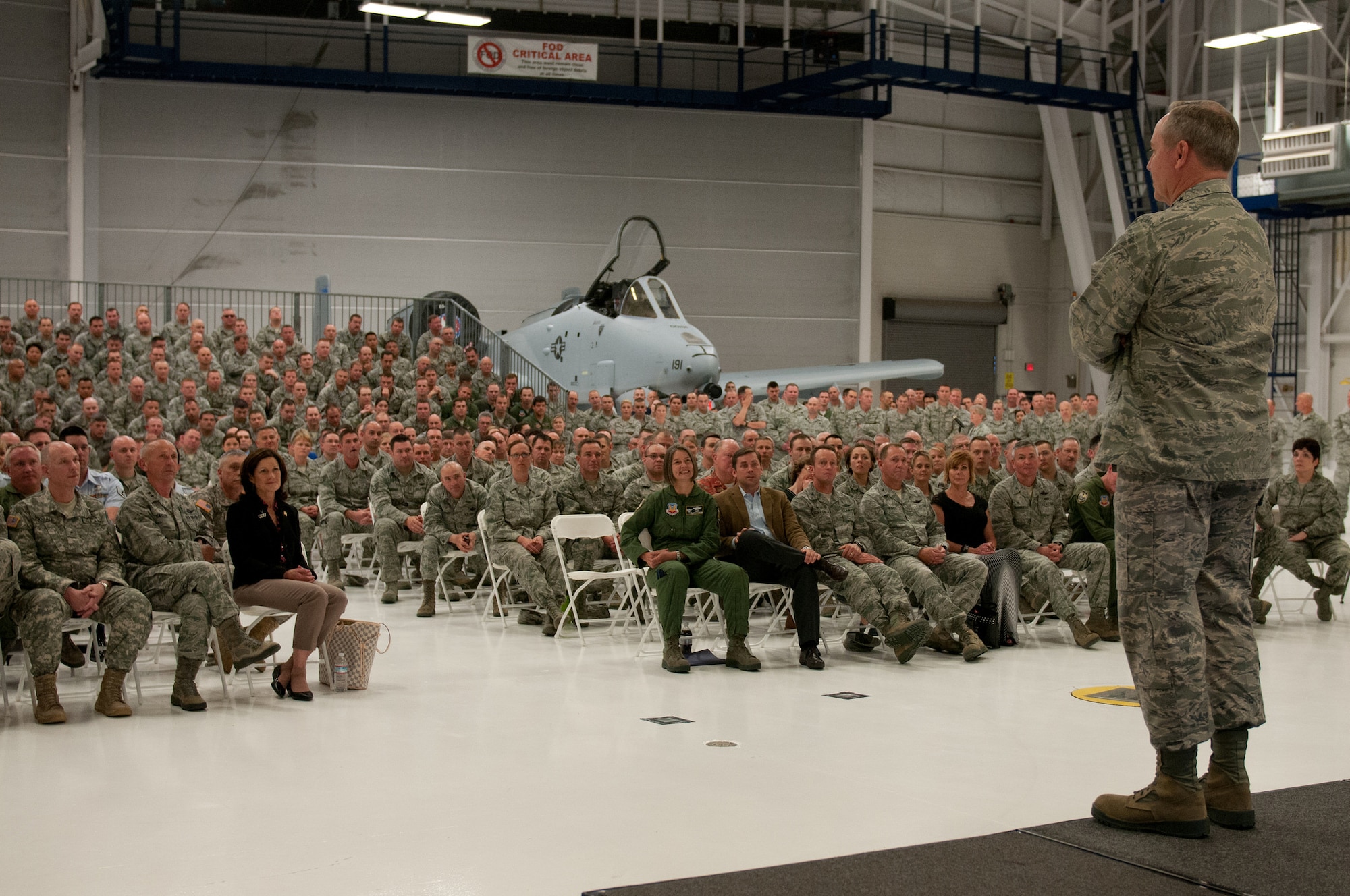Gen. Mark A. Welsh III, U.S. Air Force Chief of Staff, visited Gowen Field, 
home of the Idaho Air National Guard in Boise, Idaho, May 2, 2014. Welsh met 
and talked with over 500 airmen on a variety of topics. (Air National Guard 
photo by Airman 1st Class Skyla Child)
