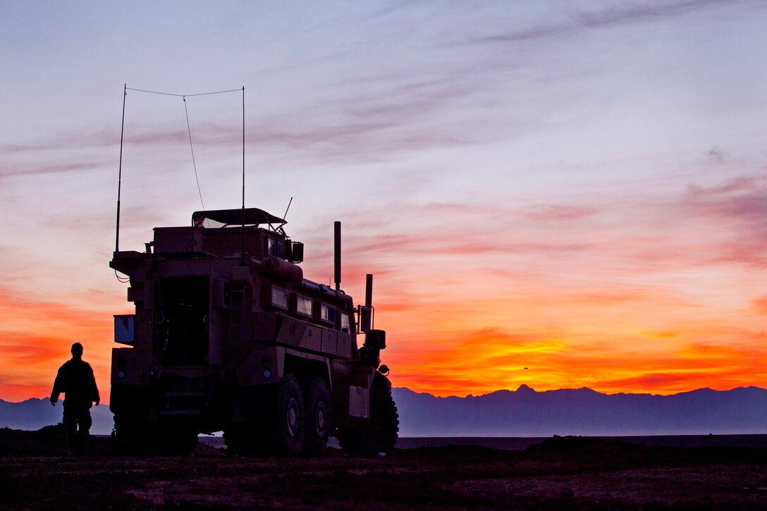 U.S. Marines provide security to support Operation Dynamic Partnership in the village of Shurakay in Afghanistan’s Helmand province, Feb. 18, 2013.  
