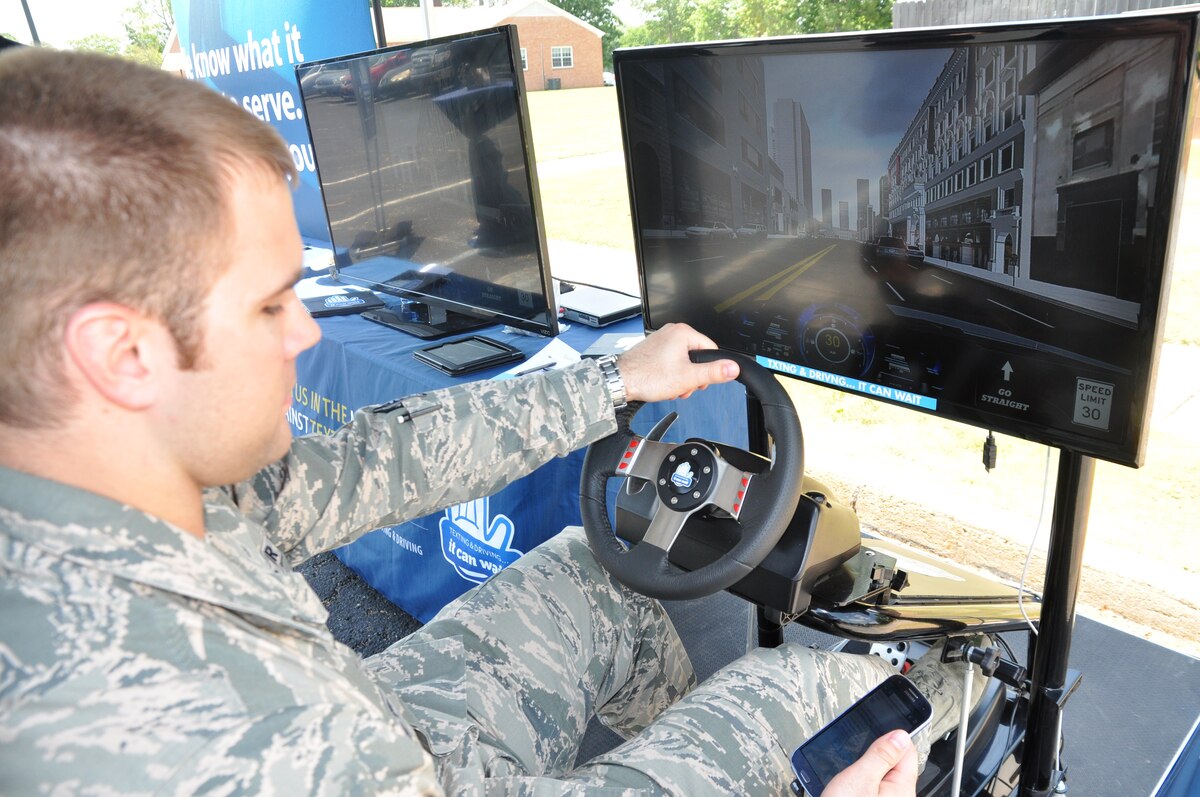 TEXTING & DRIVING… it can wait > Columbus Air Force Base > Article Display