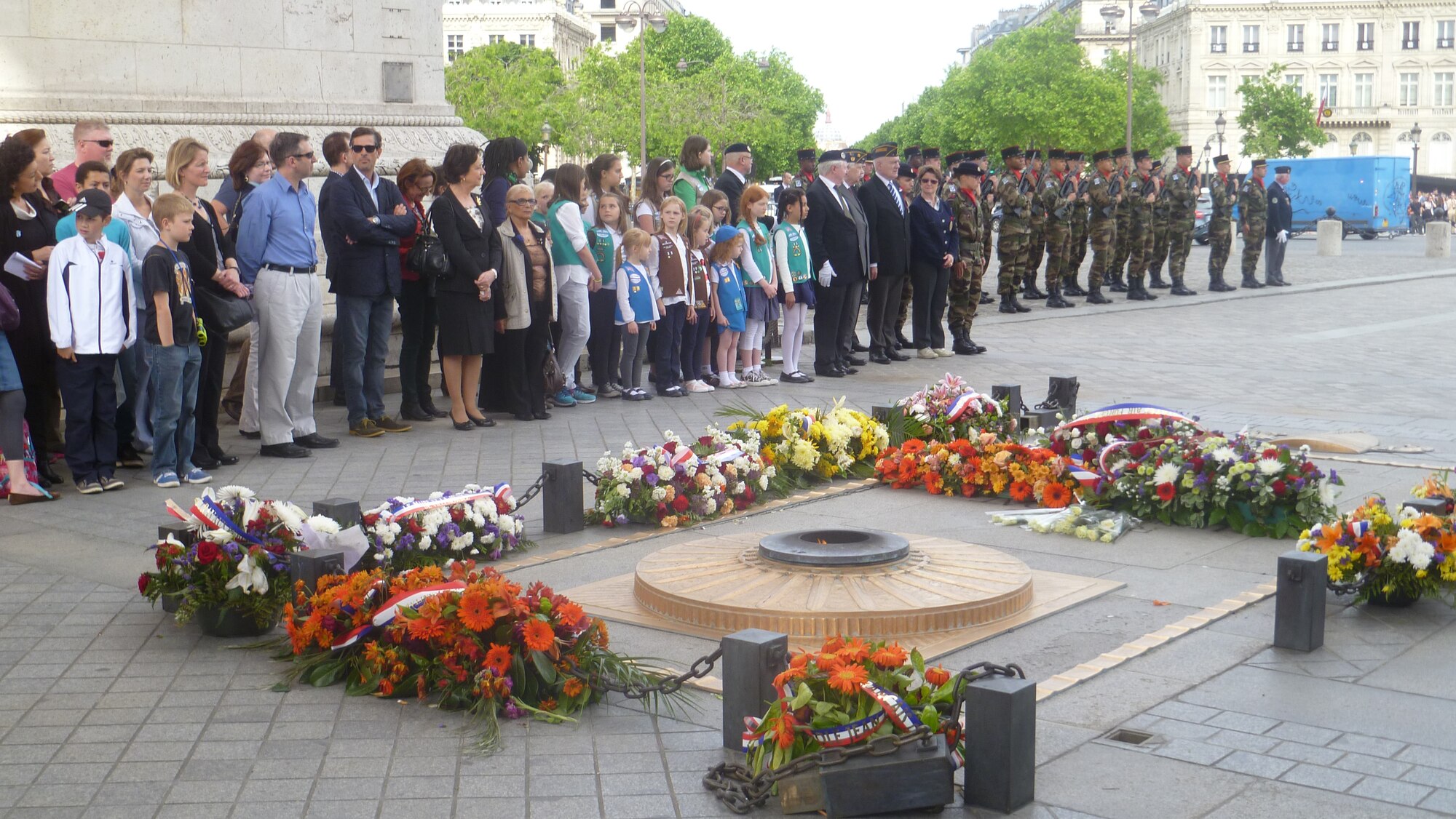 PARIS, France – One hundred French and U.S. military members, civilians, and families gathered at the Arc de Triomphe in Paris May 25, 2014, to pay respects to the Tomb of the Unknown Soldier on Memorial Day weekend. The Unknown French Soldier died during WWI and is buried beneath the Arc de Triomphe. While his identity is still unknown, he is daily remembered with fresh wreaths and an eternal flame. The inscription above his tomb reads, “Here rests a French soldier who died for his country.” (U.S. Air Force photo/Capt. Reba Good)