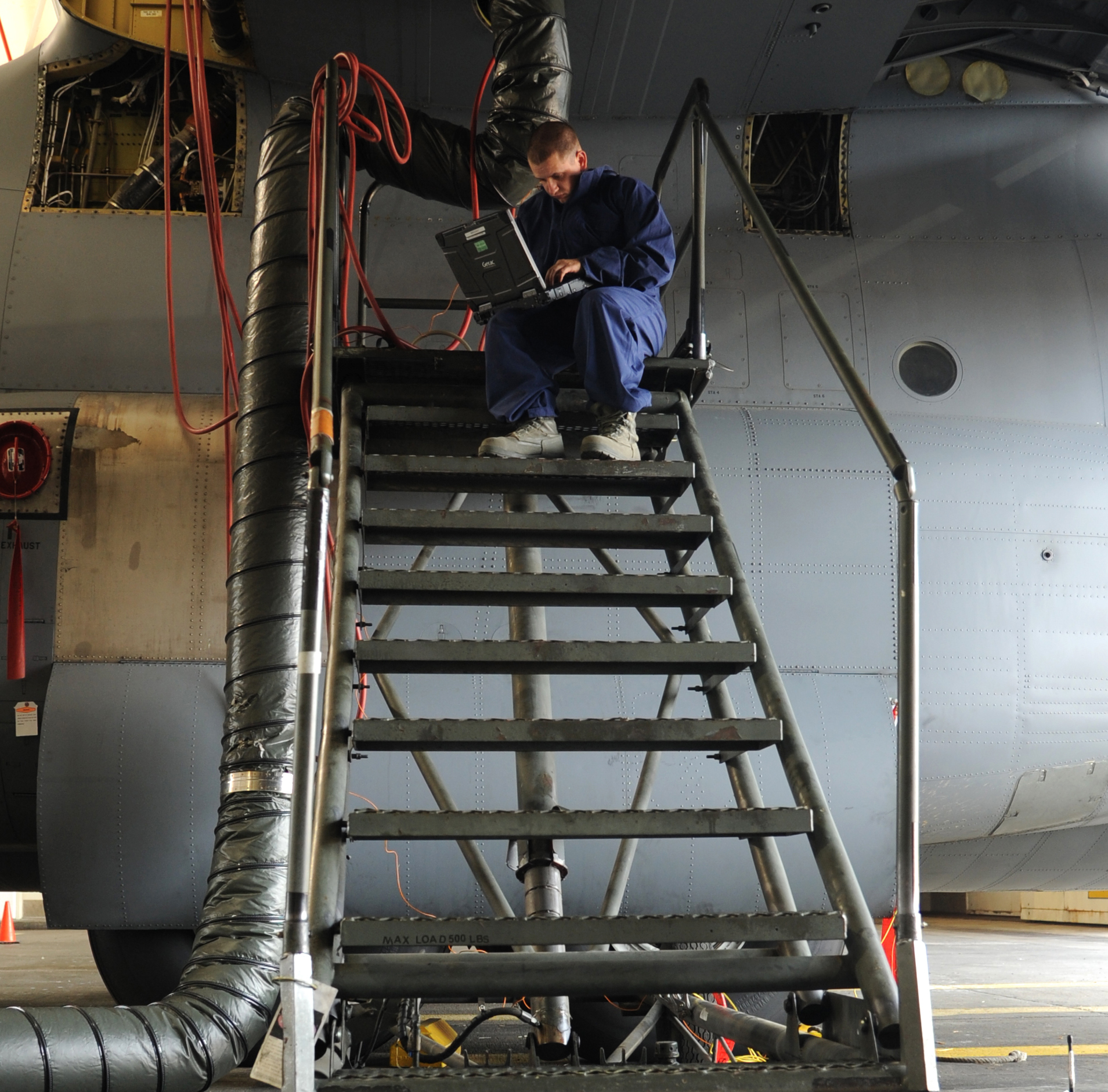 Maintenance in the tank Aircraft Fuels Systems > Little Rock Air Force