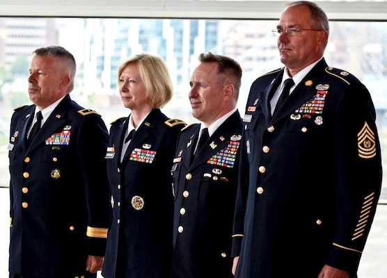 Col. Steven J. Roemhildt assumed command of the U.S. Army Corps of Engineers’ Great Lakes and Ohio River Division from outgoing commander Brig. Gen. Margaret W. Burcham during a ceremony in Cincinnati, Ohio, May 28.