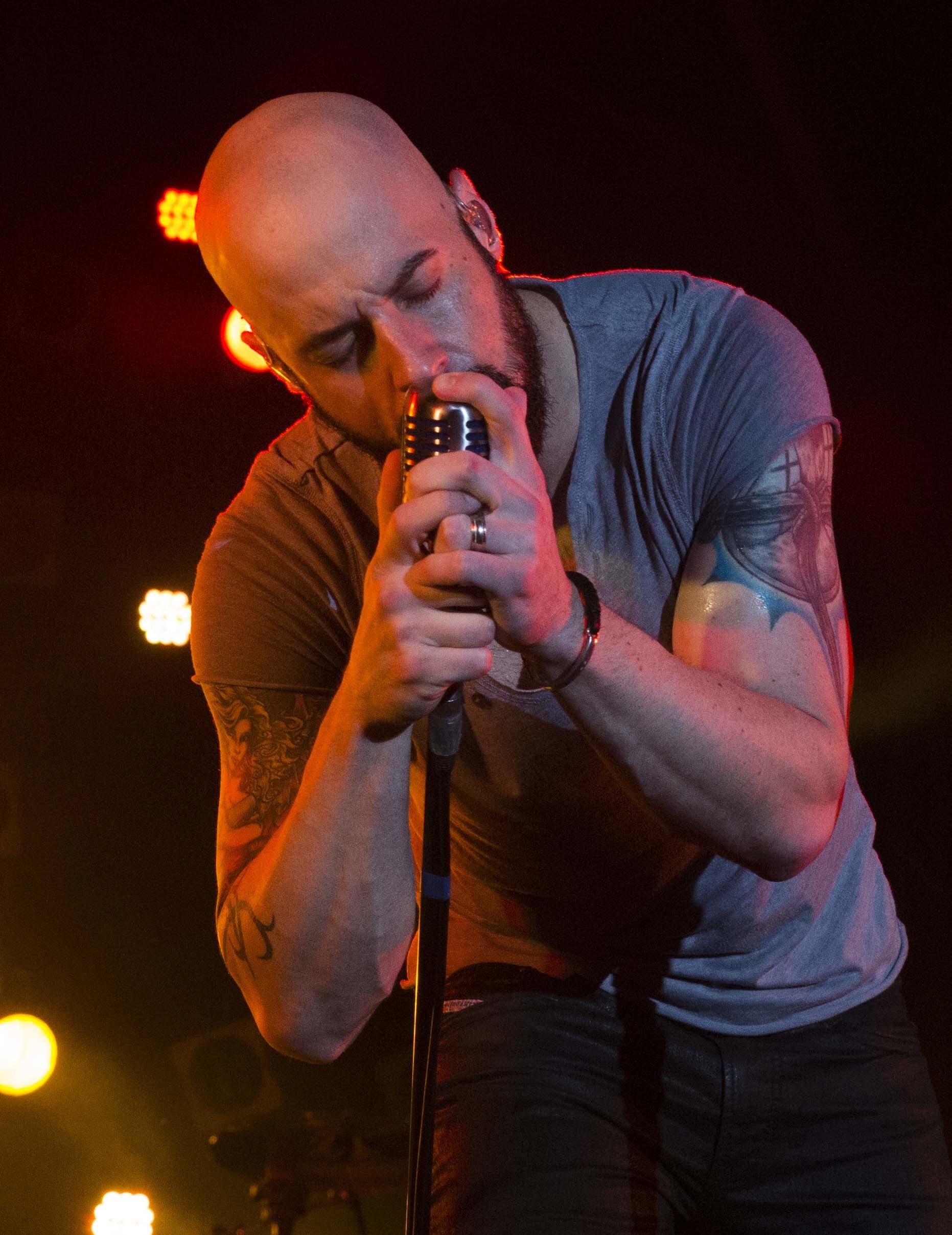 Start of Something Good”: Daughtry performs for Troops >Okinawa Marines >News Article Display