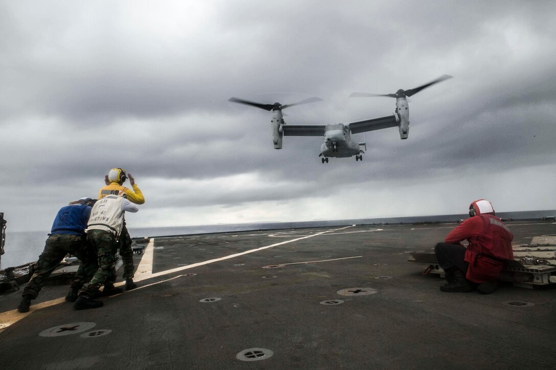 An MV-22B Osprey conducts landing and take-off drills on the USS Germantown (LSD 42) Nov. 1 during exercise Blue Chromite 15. Blue Chromite demonstrates the Navy and Marine Corps’ amphibious and expeditionary capabilities from the sea. The aircraft is with Marine Medium Tiltrotor Squadron 265, Marine Aircraft Group 36, 1st Marine Aircraft Wing, III Marine Expeditionary Force. (U.S. Marine Corps Photo by Cpl. Thor J. Larson/Released)