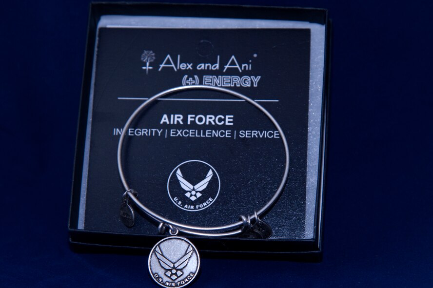 Product licensed by the Air Force Trademark and Licensing office.