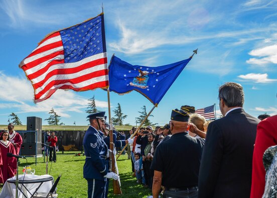 The Edwards AFB Blue Eagles Honor Guard conducted the raising of colors at the Veteran’s Day Ceremony at the Palmdale Amphitheater Nov. 11. The color guard members were Staff Sgt. Kirk McDougal, Staff Sgt. Kenneth Jubala, Senior Airman Ernest Vang and Airman 1st Class Kevin Wren. (U.S. Air Force photo by Rebecca Amber) 
