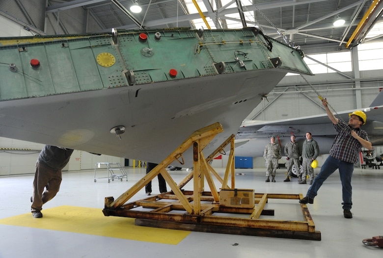 Fly Another Day 007 Back In Action Air National Guard Features