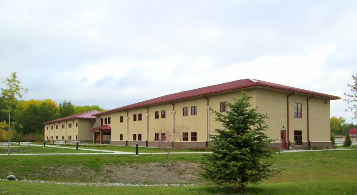 Troop Quarters with space for 159 personnel( 7 single DV rooms)