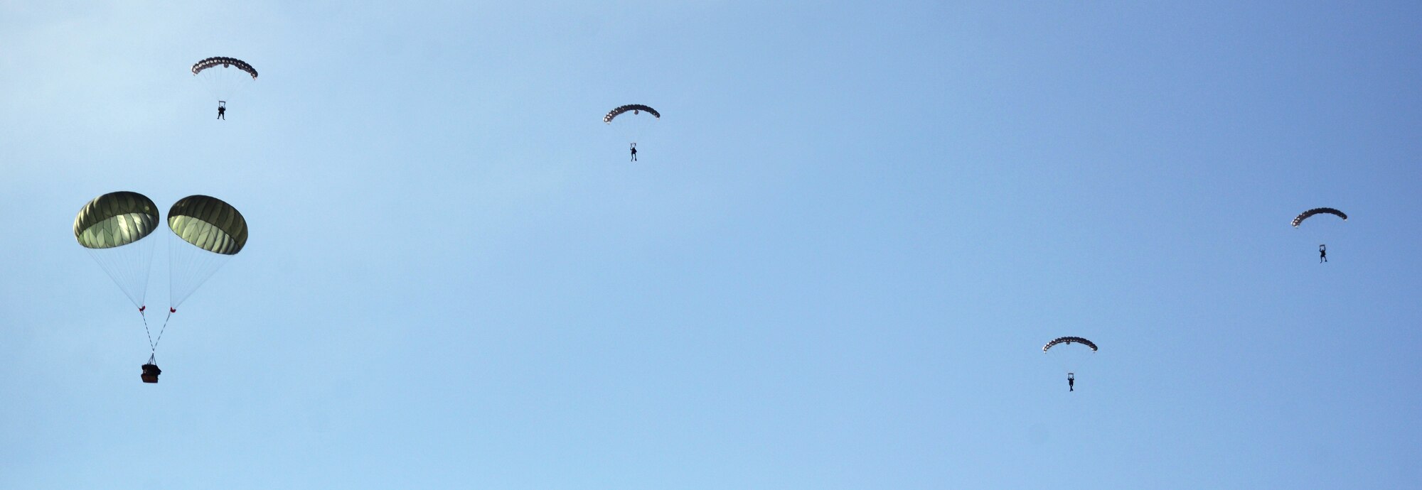 Air Commandos from the 321st Special Tactics Squadron, RAF Mildenhall, and the 56th Rescue Squadron, RAF Lakenheath, conducted amphibious special operations procedures during a water training exercise off the coast of Ipswich, England, Nov. 4, 2014. The Air Commandos participated in multiple land and water tactics throughout the week. (U.S. Air Force photo by Airman 1st Class Dillon Johnston/Released)