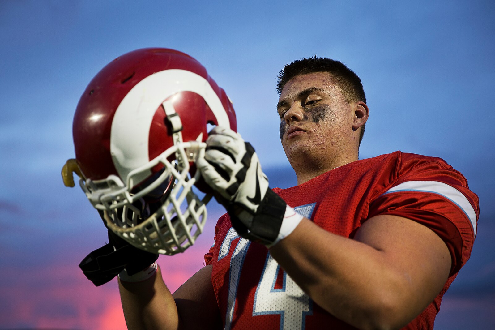 Yakima football star, University of Oregon commit selected for Marines' 2015 Semper Fidelis All-American Bowl