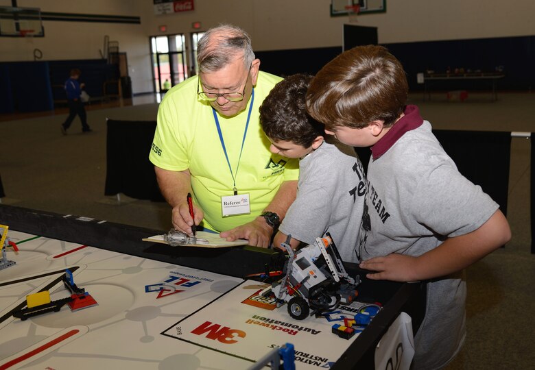 Reservist Encourages Learning Through Robotics 403rd Wing Article Display