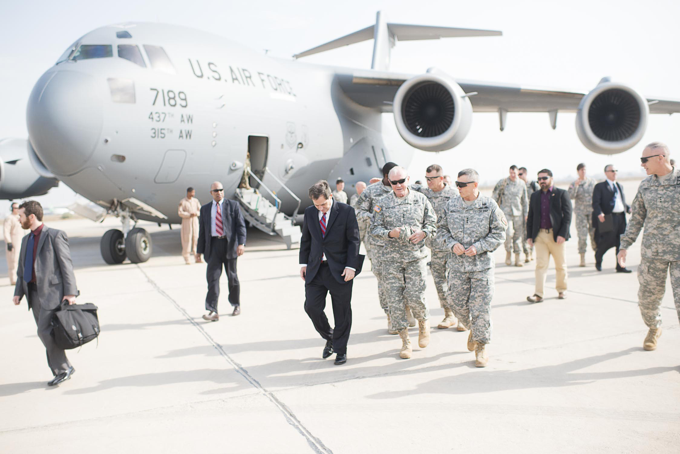 Dempsey Arrives in Baghdad for Anti-ISIL Campaign Talks > Joint Chiefs ...