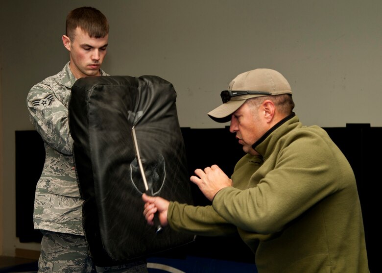 Baton training Getting physical the nonlethal way > Space Base Delta