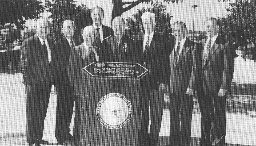 In this #tbt, we highlight Director of National Intelligence James Clapper, who served as DIA’s 11th director from November 1991 to August 1995. Here, then-Air Force Lt. Gen. Clapper, center, welcomed back former directors to the agency, something DIA continues to do today through its annual DIA Day.