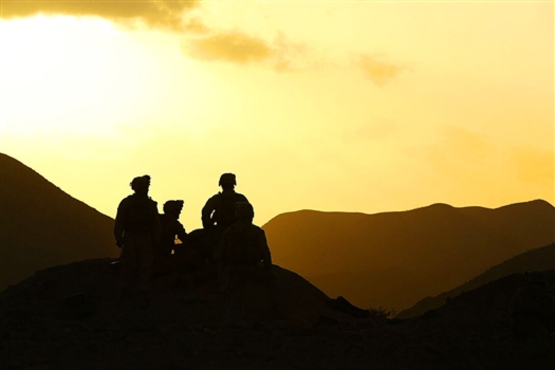 U.S. Marines conduct a machine gun range during sustainment training in D'Arta Plage, Djibouti, Nov. 12, 2014. The 11th Marine Expeditionary Unit is deployed to maintain regional security in the U.S. 5th Fleet area of responsibility. The Marines are assigned to Fox Company, Battalion Landing Team 2nd Battalion, 1st Marine Regiment, 11th Marine Expeditionary Unit.  