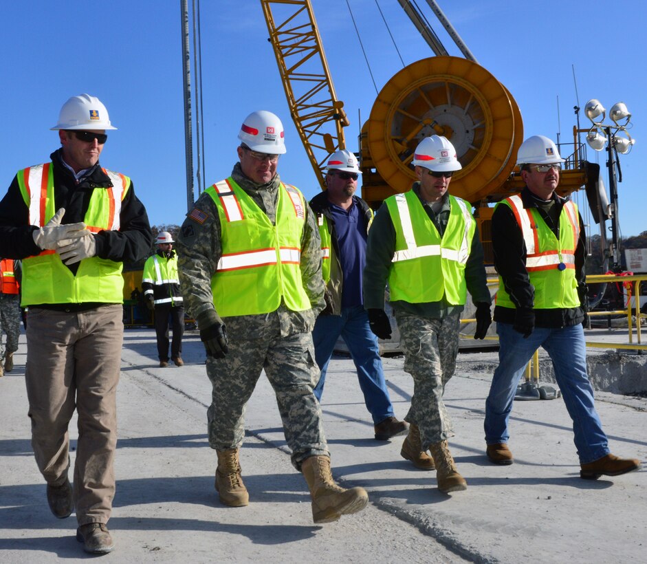 NASHVILLE, Tenn. (Nov. 19, 2014) – The Great Lakes and Ohio River Division commander visited two Nashville District projects for the first time today to interact with project managers and engineers, and to recognize Corps of Engineers employees for their professionalism and excellence. 