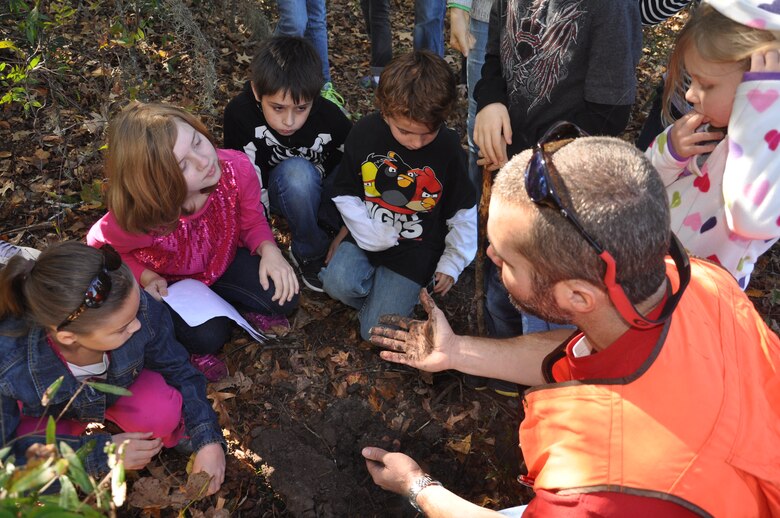 On Nov. 21, approximately 30 home-schoolers and their parents journeyed through J.F. Gregory Park in Richmond Hill, Georgia, on a free wetlands tour jointly sponsored by the Independent Learning Network, based in Savannah, and Savannah District’s Regulatory Division. The scenic tour offered a glimpse into the Corps’ regulatory practices which include preserving and protecting Georgia’s wetlands.
