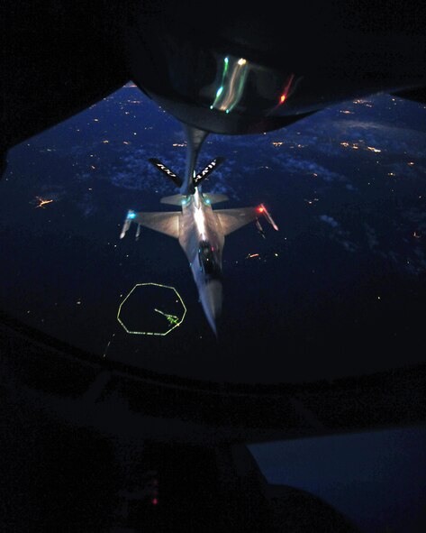 A KC-135 Stratotanker from RAF Mildenhall, England, refuels an F-16 Fighting Falcon from Spangdahlem Air Base, Germany, during Tonnerre Lightning, Oct. 2, 2014 over France. Exercise Tonnerre Lightning is a NATO exercise designed to improve interoperability between partner nation air forces. (U.S. Air Force Photo/Senior Airman Christine Griffiths/Released) 