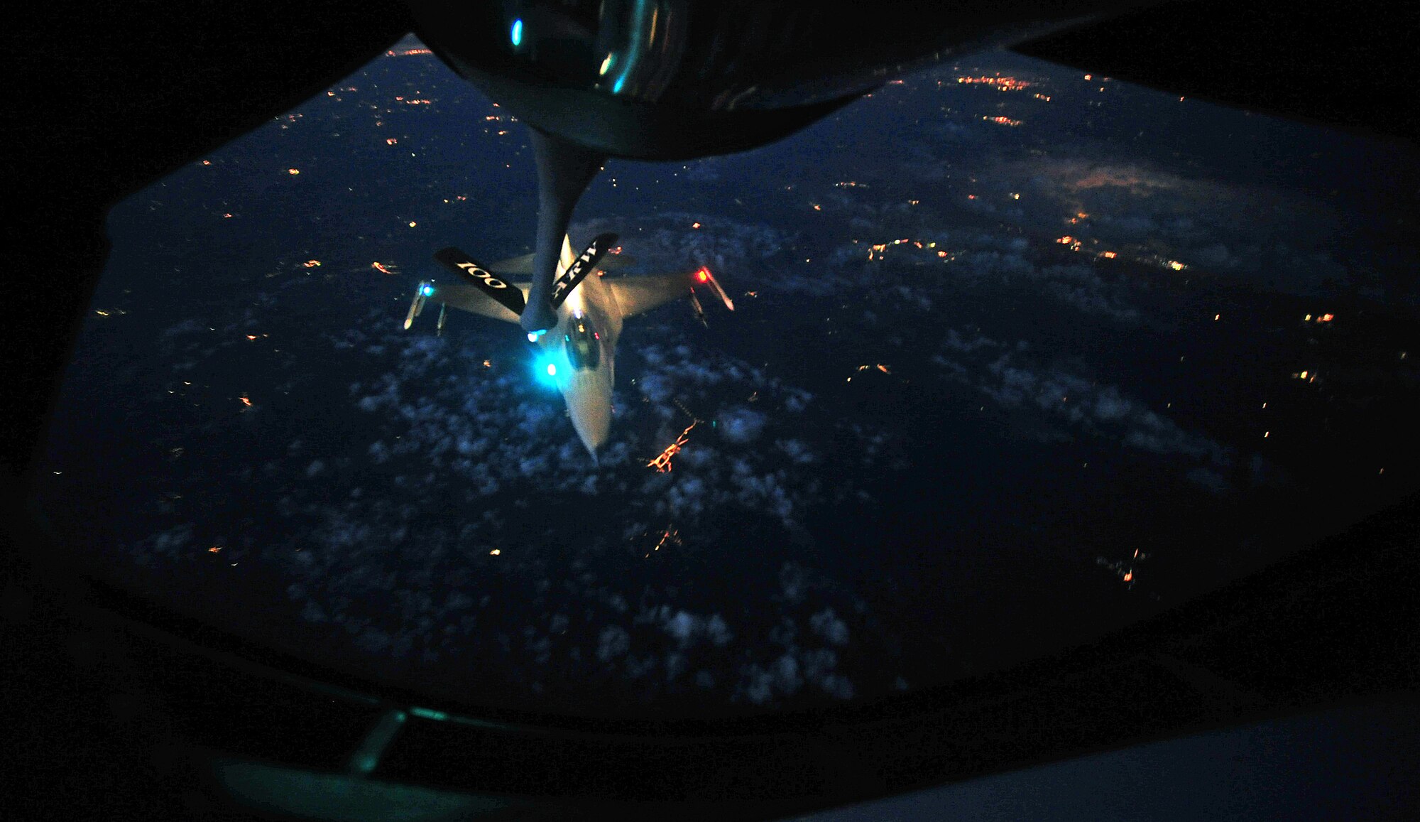 A KC-135 Stratotanker from RAF Mildenhall, England, refuels an F-16 Fighting Falcon from Spangdahlem Air Base, Germany, during Tonnerre Lightning, Oct. 2, 2014 over France. Exercise Tonnerre Lightning is a NATO exercise designed to improve interoperability between partner nation air forces. (U.S. Air Force Photo/Senior Airman Christine Griffiths/Released) 