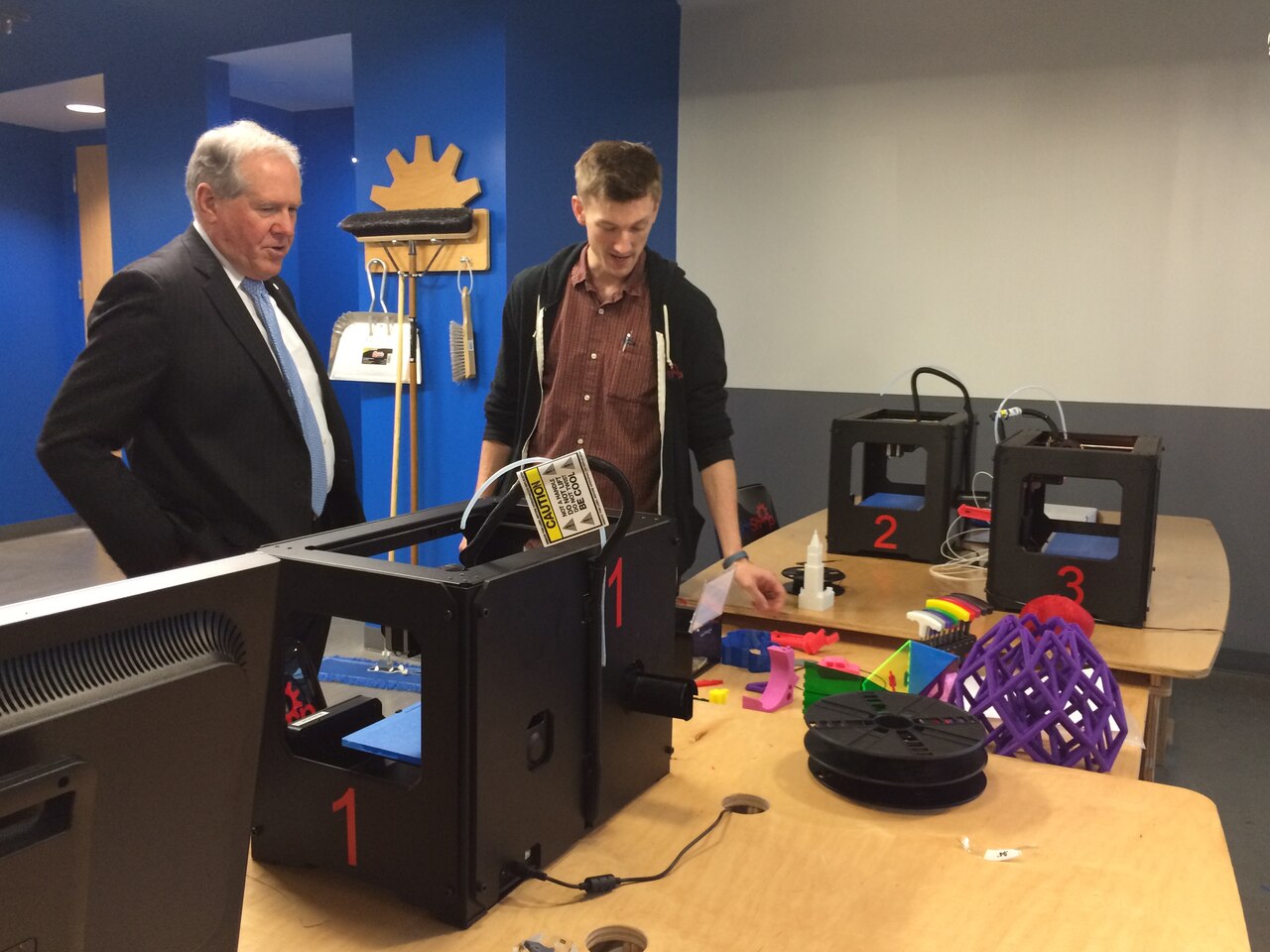 On Oct. 3, 2014, the same day President Barack Obama proclaimed National Manufacturing Day, Frank Kendall, undersecretary of defense for acquisition, technology and logistics, toured the TechShop facility in Arlington, Va. TechShop, with eight locations nationwide, provides access to more than $1 million worth of professional equipment and software to members who join by the month or by the day. Through a partnership with the Department of Veterans Affairs Center for Innovation and General Electric, TechShop offers veterans of all eras a limited number of free one-year memberships and $350 worth of training. DoD photo by Cheryl Pellerin