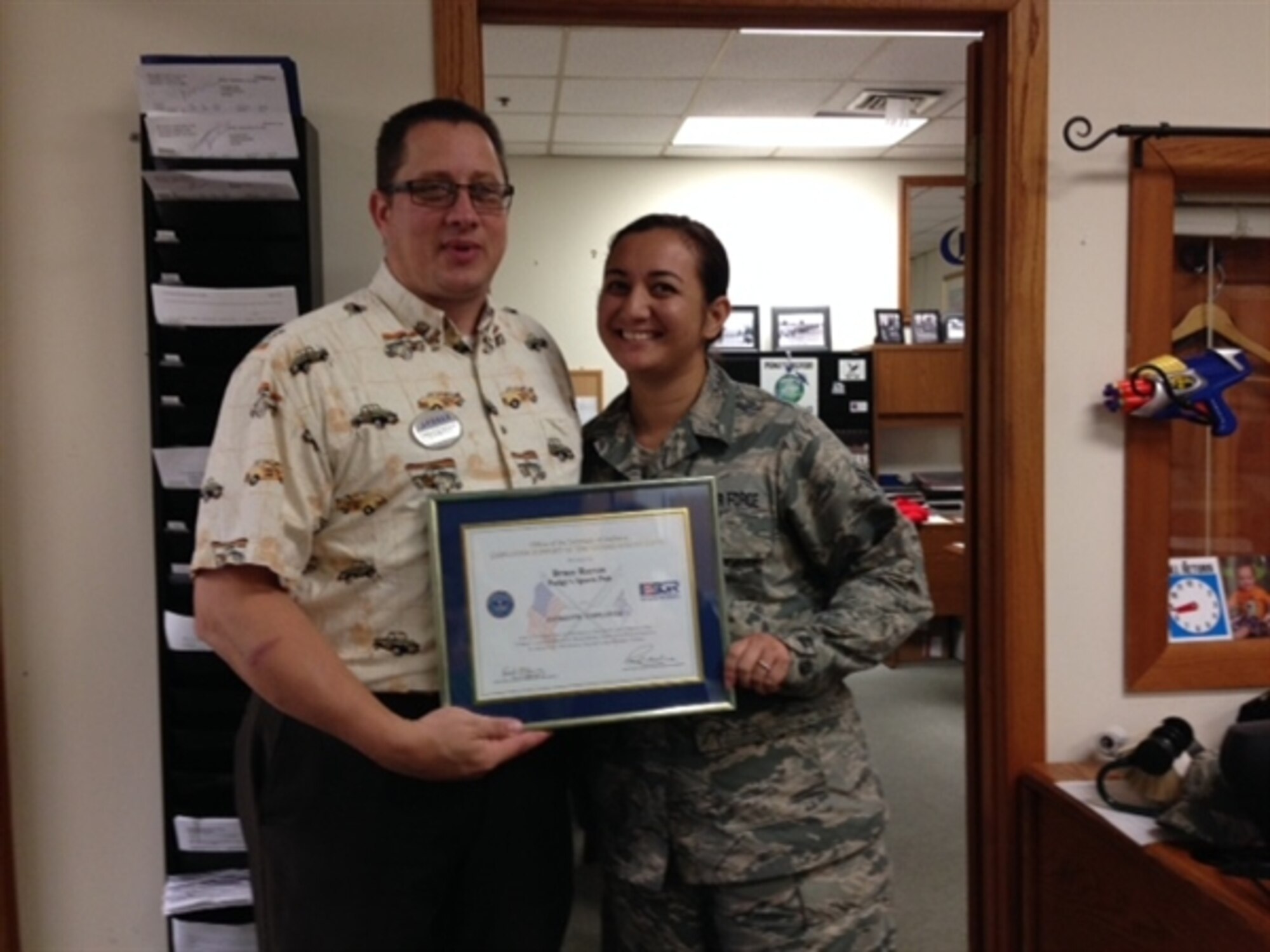 Bruce Reeves, Pudgy’s Sports Pub supervisor, was honored with a Patriot Award in recognition of his extraordinary support of Senior Airman Misti Klesser, 108th Aircraft Maintenance Squadron, while she serves in the New Jersey Air National Guard. (Courtesy photo)