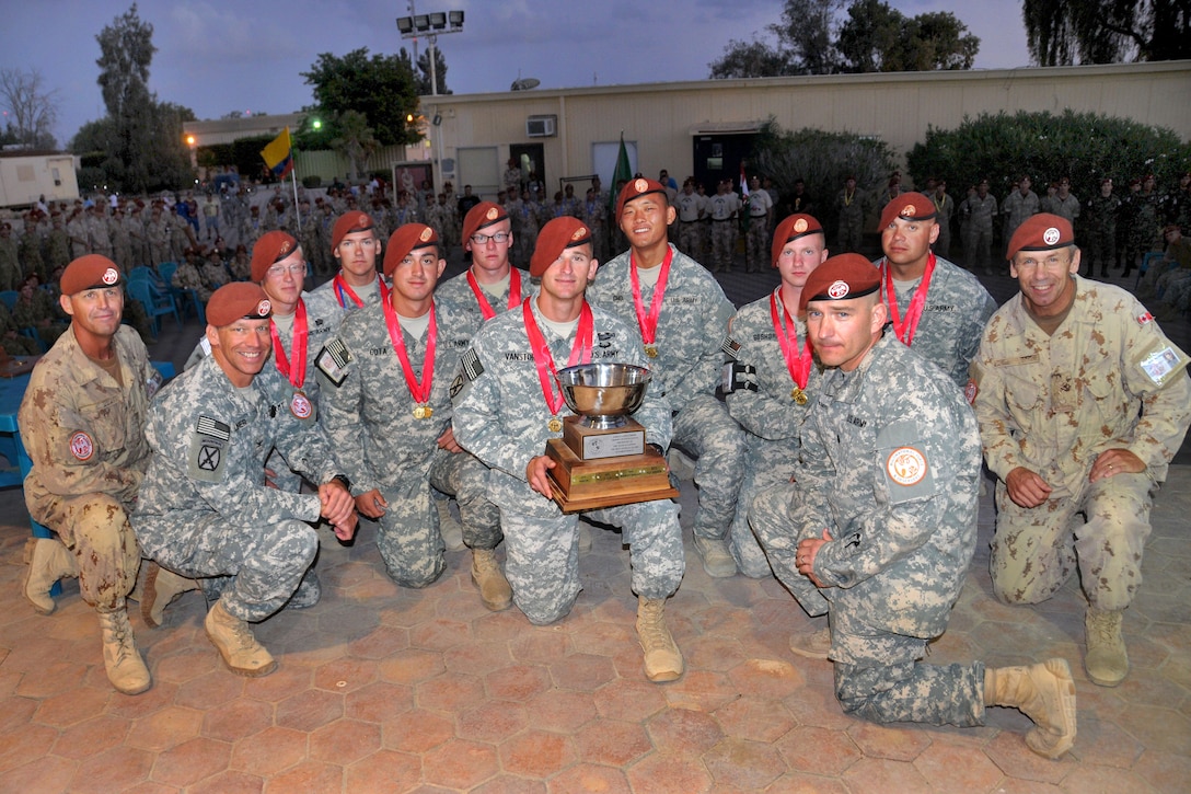 U.S. soldiers pose for a photo with Multinational Force and Observers command team after winning the annual Multinational Force and Observers annual skills competition in Egypt, Oct. 3, 2014.
