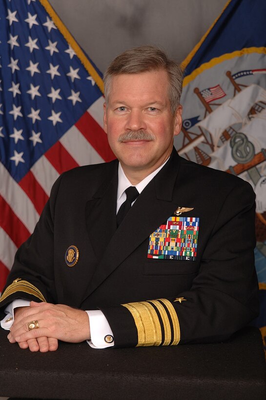 Mark__Fox,_United_States_Navy_Vice_Admiral,_official_photo.jpg