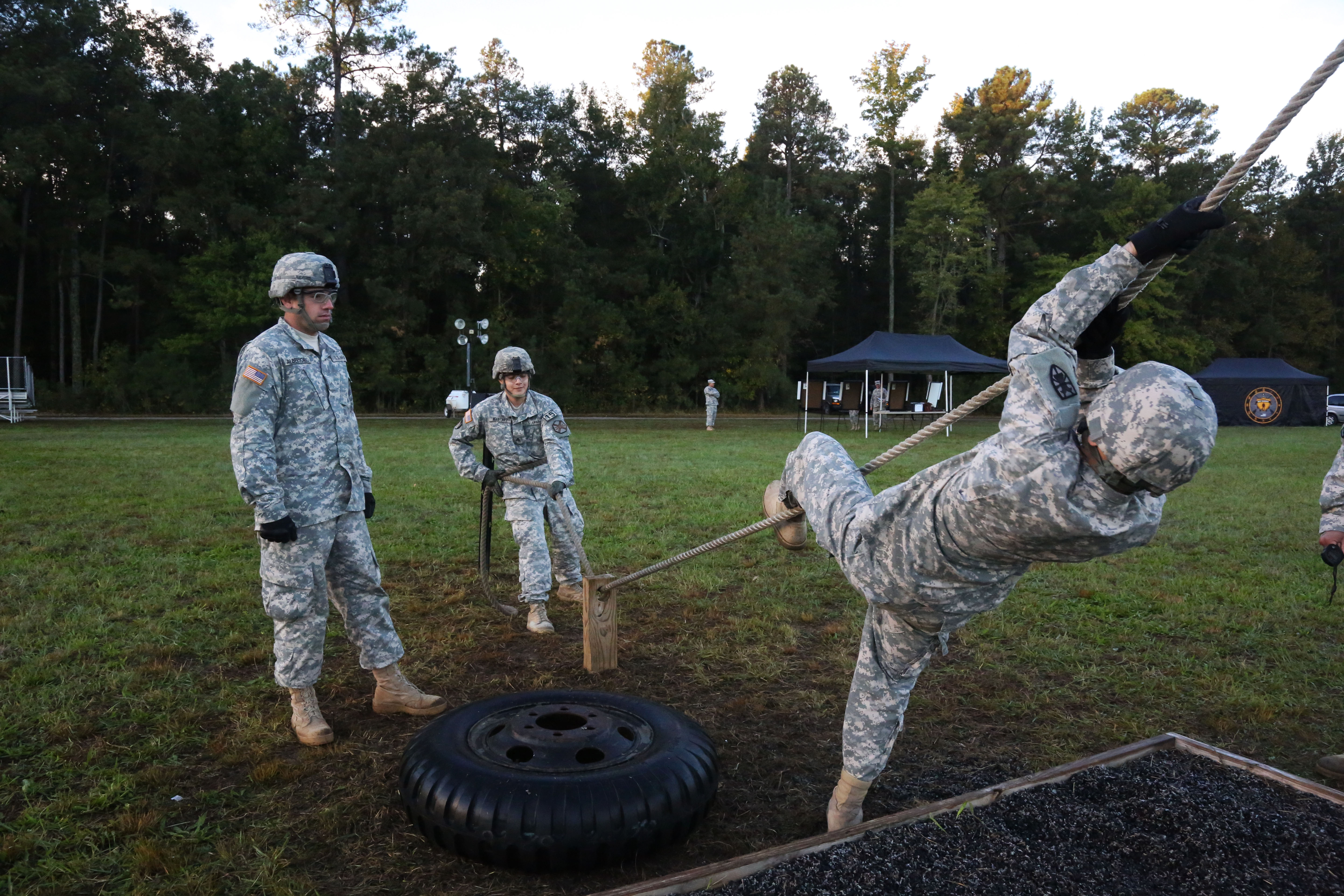Fort Lee Virginia Army Base >> Army Sgt Andres Martinez Right Navigates An Obstacle Course Fort Lee Virginia Army Base >> Army Sgt Andres Martinez Right Navigates An Obstacle Course