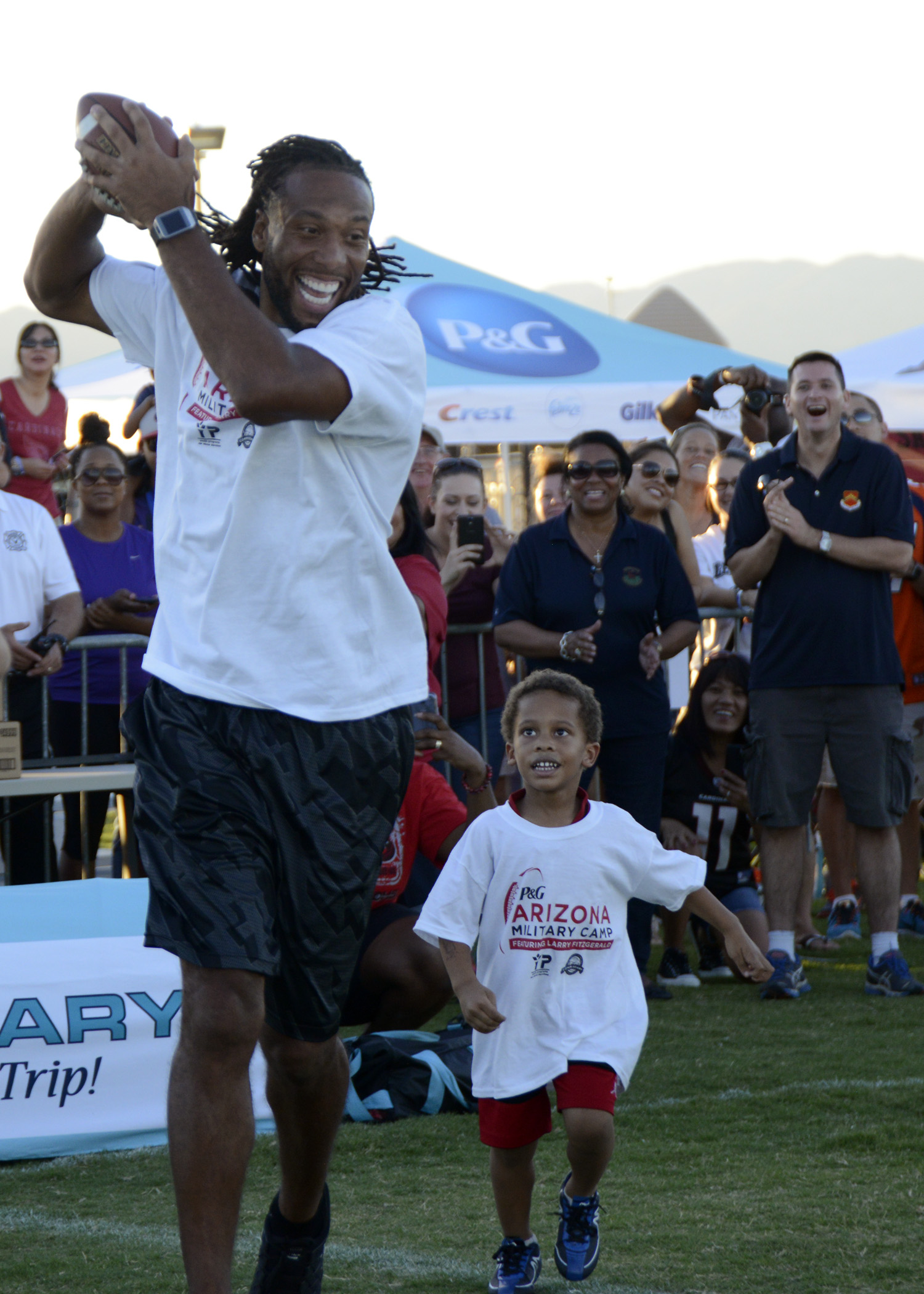 Larry Fitzgerald Coaches Luke Mini Bolts Luke Air Force Base Article Display