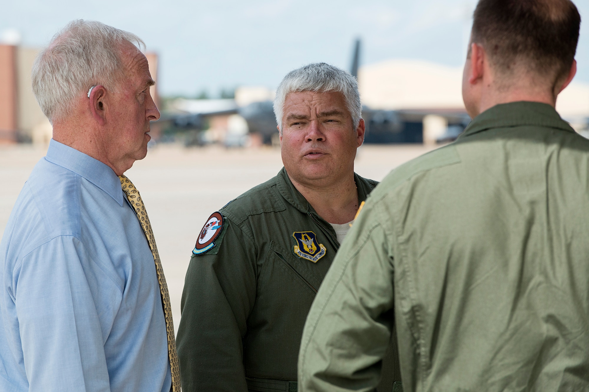 Retired General James Jamerson talks with U.S. Air Force Lt. Col. Kurtis McClure during a tour of a 307th Bomb Wing B-52H Stratofortress, Oct. 8, 2014, Barksdale Air Force Base, La. Jamerson is the former deputy commander in chief of the U.S. European Command and visited Barksdale to attend the Unified Engagement Global Strike Workshop. (U.S. Air Force photo by Master Sgt. Greg Steele/Released)