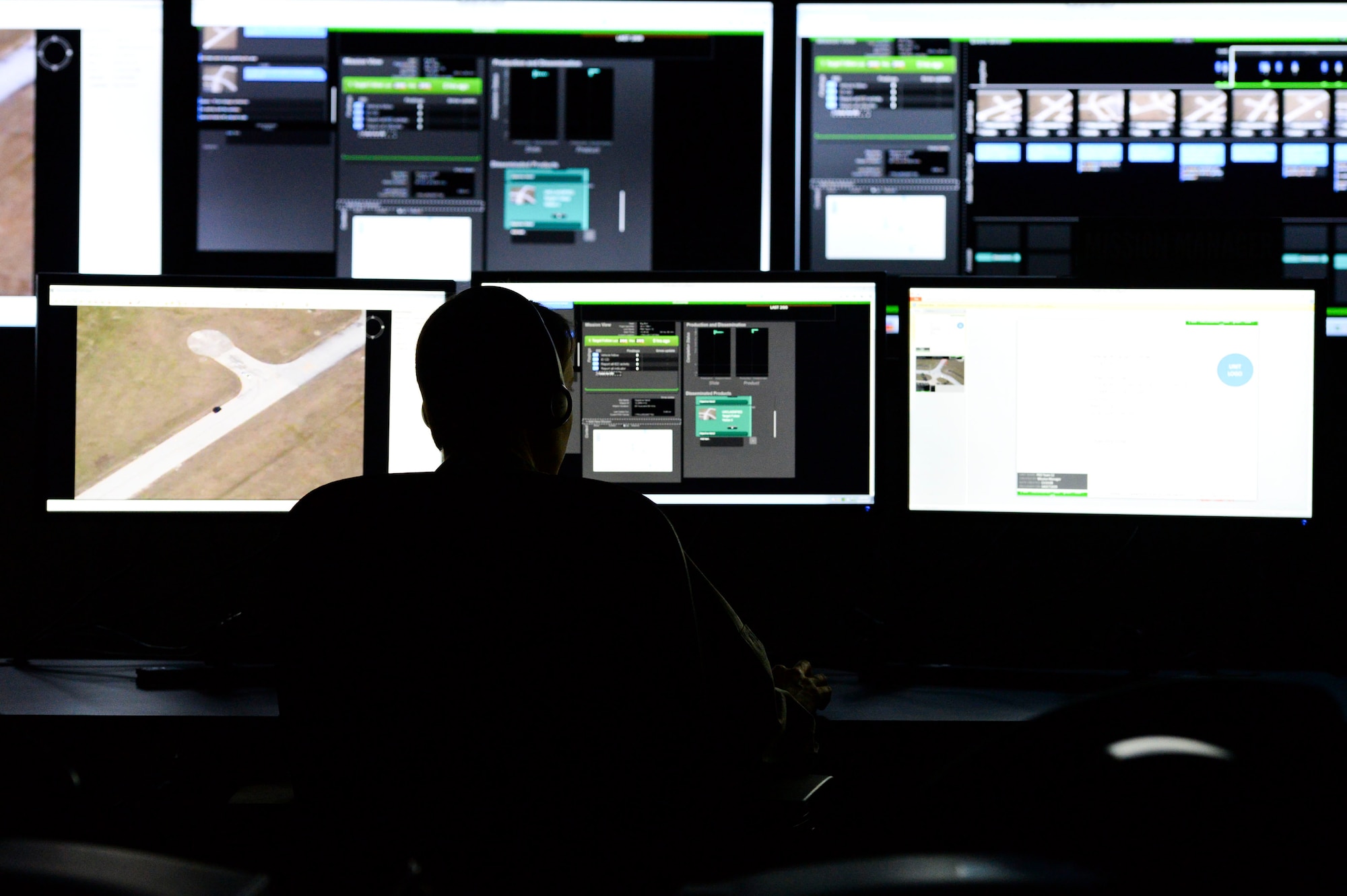 Members of the Air Force Research Lab along with the cooperation of many educational and industry partners from around the country demonstrated a  new Enhanced Reporting, Narrative Event Streaming Tool, developed to streamline many tasks routinely performed by analysts in the intelligence career field with the hope of making them more effective and reducing turnaround times. The programs embeds new technology such as speech to text so that the people and technology work better together producing better products than if they either tried to do it separately. (U.S. Air Force photo by Wesley Farnsworth)
