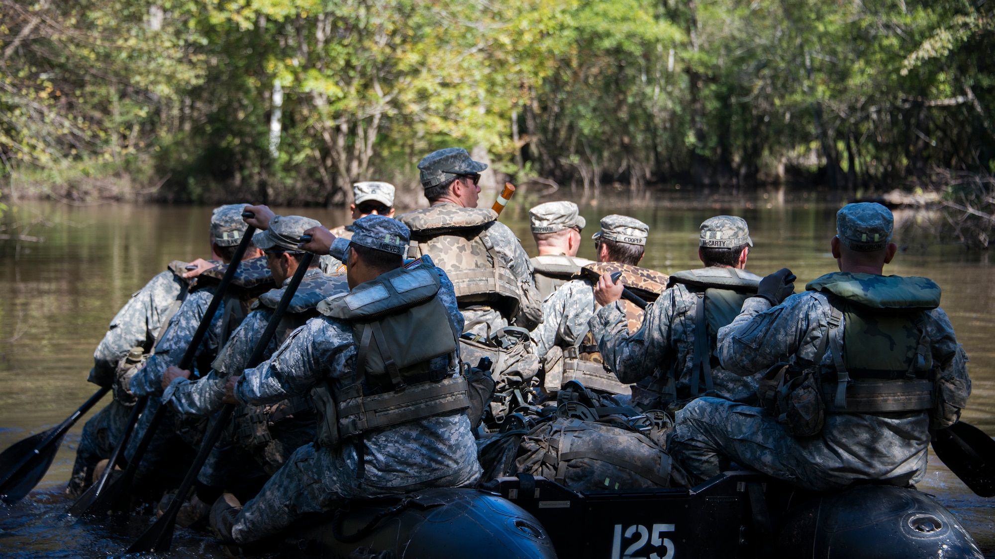 A Ranger search and rescue team moves down the Yellow River toward a simulated boating accident during the 6th Ranger Training Battalion’s annual major accident response exercise Oct. 16 at Eglin Air Force Base, Fla.  Medics and first responders from the 6th RTB, 96th Test Wing and the local area responded to boating and down aircraft scenarios deep within the Eglin range.  (U.S. Air Force photo/Tech. Sgt. Jasmin Taylor)