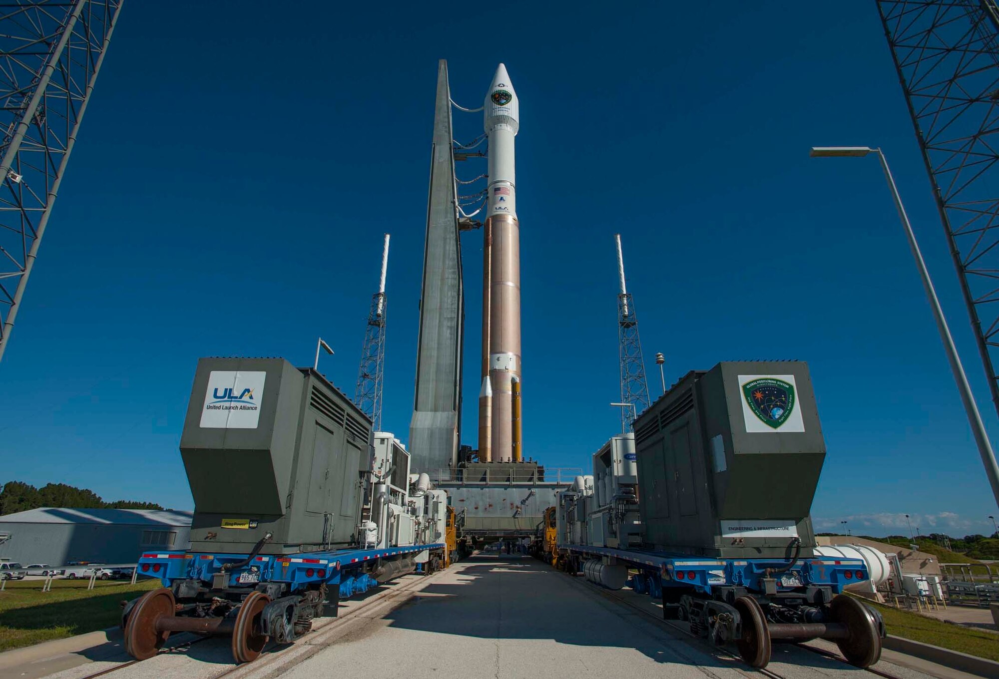 An ULA Atlas V rolls out to Cape Canaveral AFS’ Space Launch Complex-41 with GPSII-F8 aboard, Oct. 28. (Photo courtesy of United Launch Alliance)