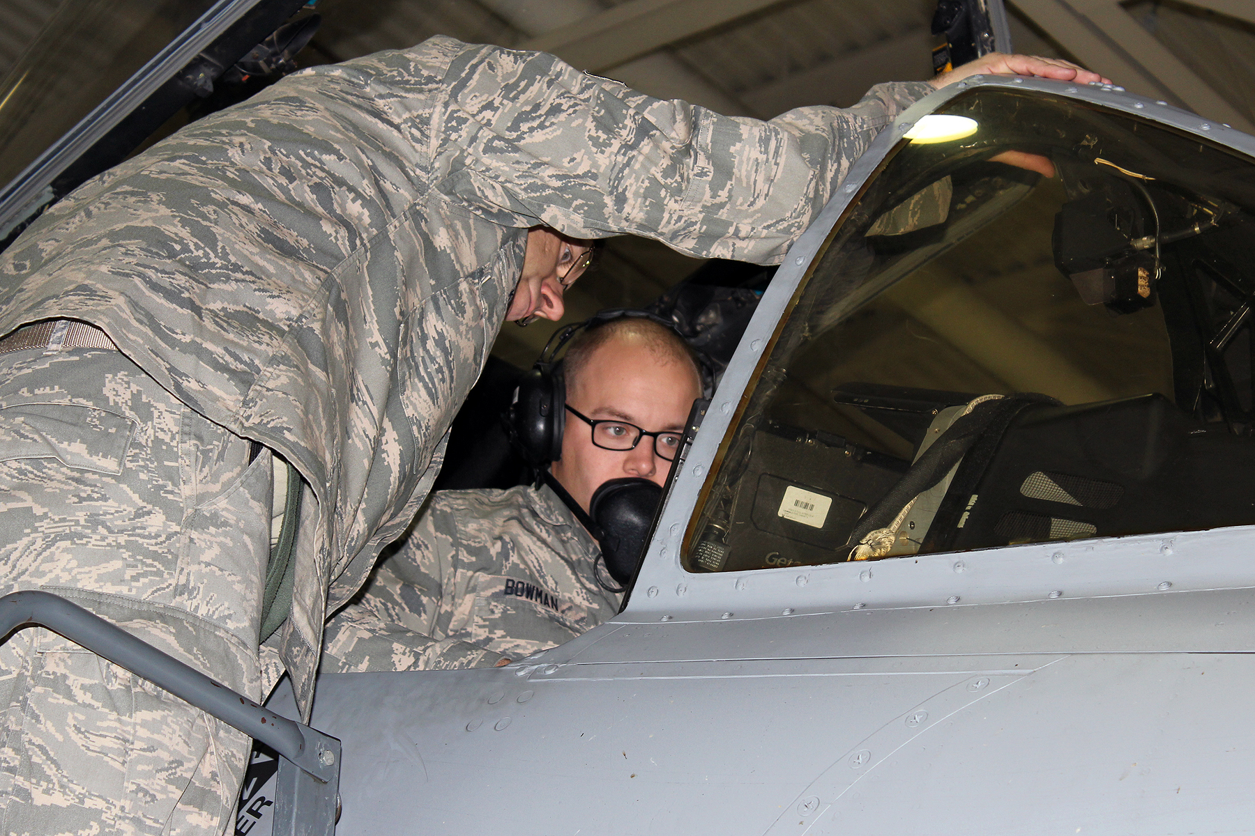 Avionics Airmen get ‘hands-on’ with Selfridge A-10s > 127th Wing ...